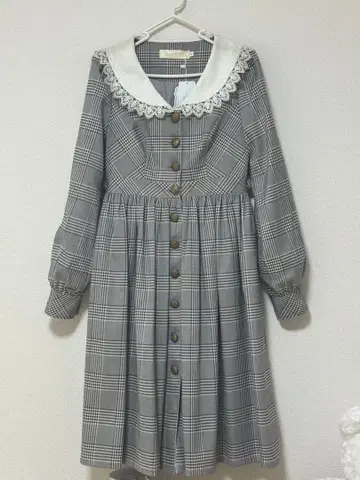 해외 브랜드 체크 무늬 긴팔 원피스 새상품