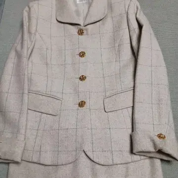 GENEFA 베이지 체크 무늬 수트