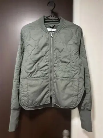 CHEAP MONDAY 카키 퀼팅 자켓