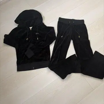 Rady 벨벳 셋업 블랙