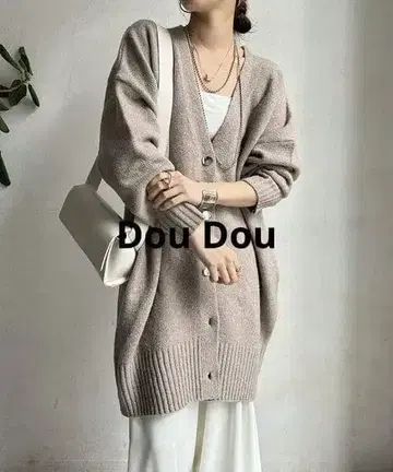 베이지 V넥 니트 가디건