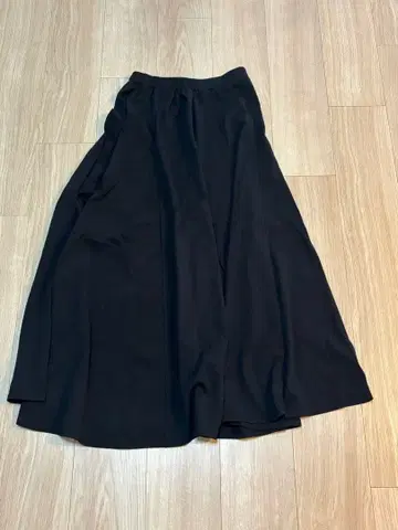 relume 블랙 플레어 스커트