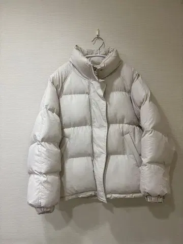 화이트 다운 자켓