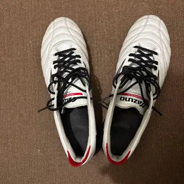 미즈노 축구화 스파이크 화이트