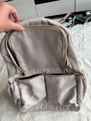 베이지 심플 백팩