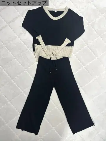 AIRBY M 네이비 베이지 니트 셋업