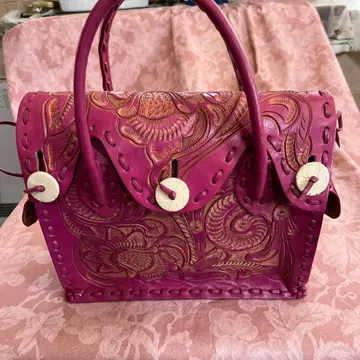 그레이스 콘티넨탈 카빙 백