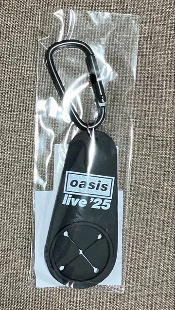 oasis live '25 타월 홀더 블랙