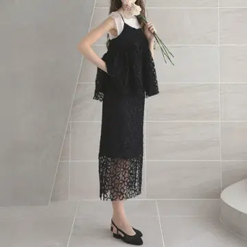 메라키 블랙 꽃무늬 레이스 타이트 스커트 블랙
