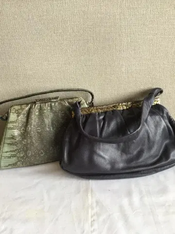 일본 의류용 장식 프레임 백 2점