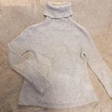 이탈리아제 캐시미어 100 터틀넥 니트 라이트 그레이 앞 포켓
