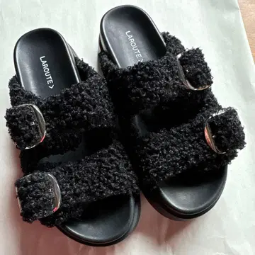 LAROUTE 블랙 더블 스트랩 샌들