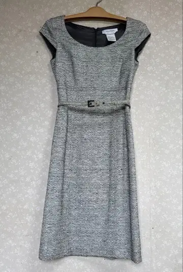 그레이 A라인 드레스 캡 슬리브