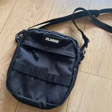 XLARGE 블랙 숄더백