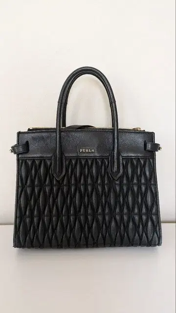 FURLA (훌라) 핸드백 코메타