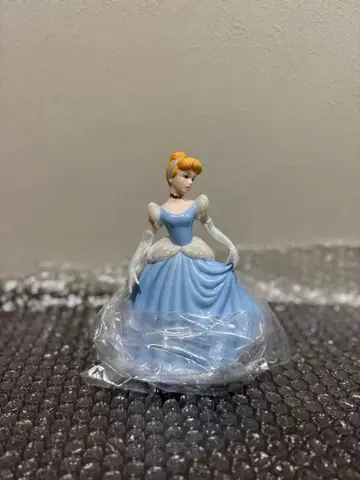 신데렐라 이어 피규어 2000년 카토 코게이