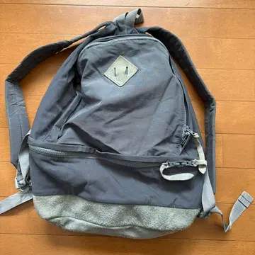 그레이 럭색 백팩