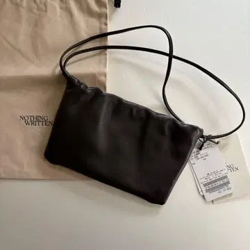 새상품 NOTHING WRITTEN nella strap mini bag