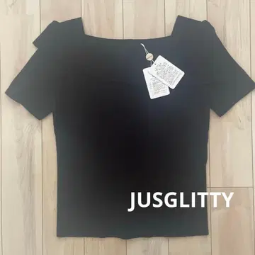 택 포함 새상품 JUSGLITTY 블랙 반팔 상의 사이즈 2