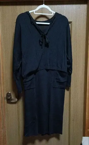 PLST 블랙 스웨터와 슬리브리스 원피스 M 사이즈