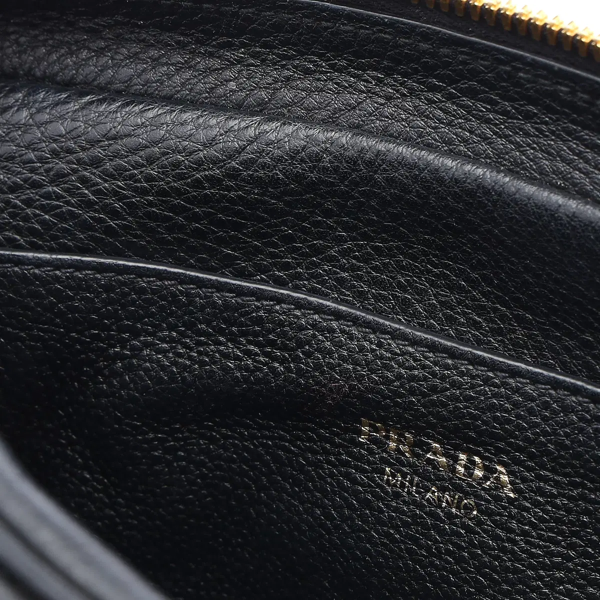 프라다 비텔로 피닉스 크로스백