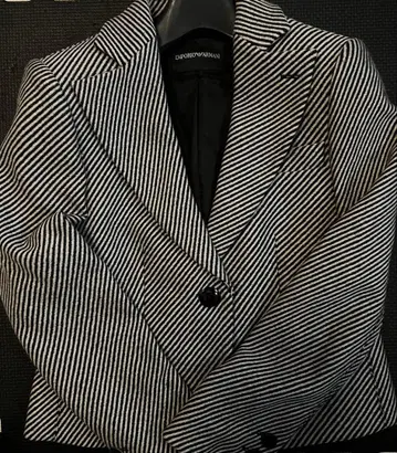[ 새상품급 ] EMPORIO ARMANI 스트라이프 테일러드 자켓 40