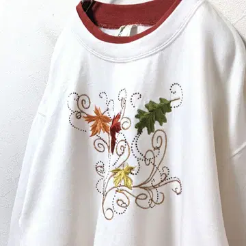 데코레이티드 오리지널 단풍 자수 맨투맨 트레이닝복 화이트 L 구제 의류