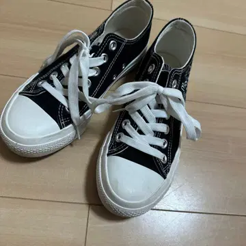 치이카와 스니커즈 블랙 23.0 시마무라