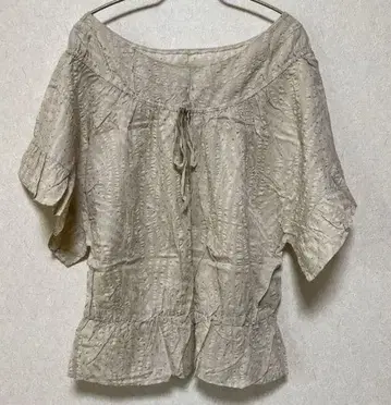 베이지 프릴 반팔 튜닉