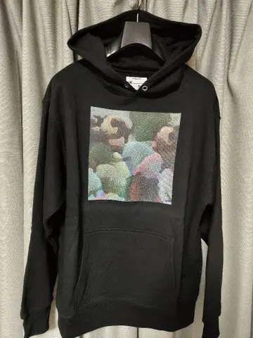 블랙 후드티 컬러풀 그래픽