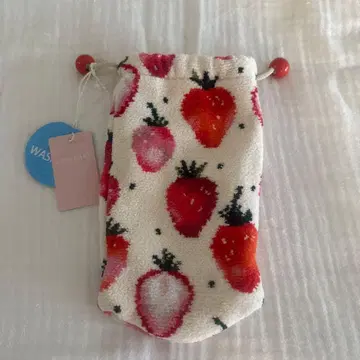 [ 새상품.미사용 ] LOVERARY 페이러 딸기 보틀 케이스