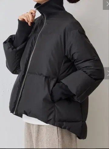 비어즐리 BEARDSLEY 지퍼 플레어 다운