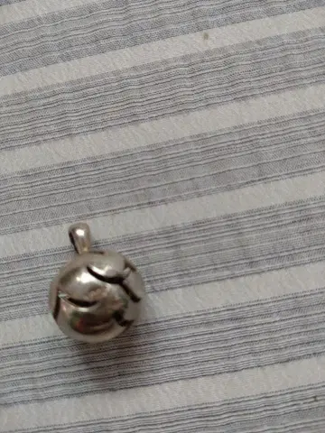 우즈의 가무란볼 실버 펜던트 탑