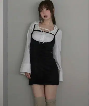 Betty 벨루어 미니 드레스 Black andmary