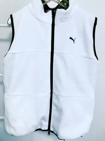 미사용 PUMA 화이트 플리스 리버서블 베스트