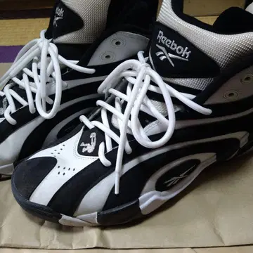 Reebok Shaq 하이컷 스니커즈 블랙/화이트