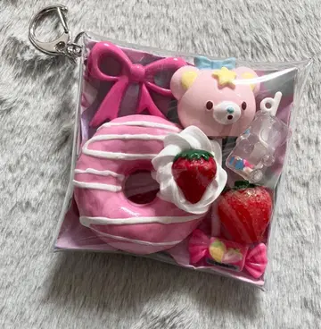 가챠 파우치 [ 도넛 ( 딸기 휘핑 ) 곰돌이 캔디 ( 핑크 ) ]