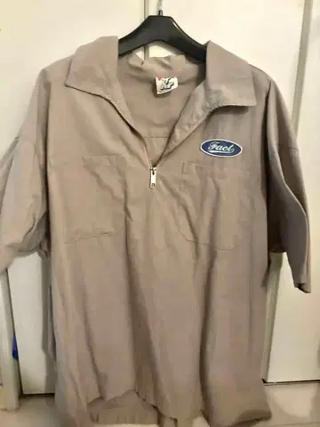 Cooper Ford 로고 반팔 지퍼 피케 셔츠 베이지