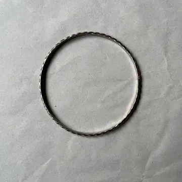 실버 트위스트 디자인 팔찌