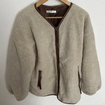 Lax Dan Tia 베이지 플리스 자켓