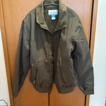 미사용 새상품 시착만 한 상품 올리브 그린 점퍼 M 사이즈