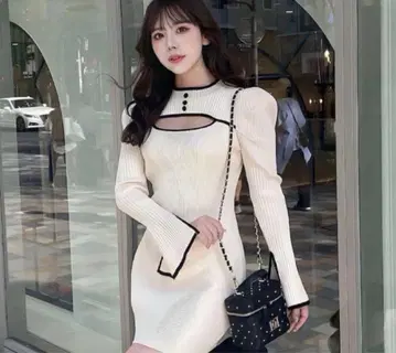 Darich 다리치 파이핑 버튼 니트 미니 원피스