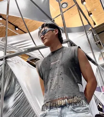 Satisfy Running 프린지 데미지 빈티지 와셔