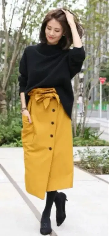 바빌론 S 리본 벨트 포함 머스타드 타이트 스커트 새상품급