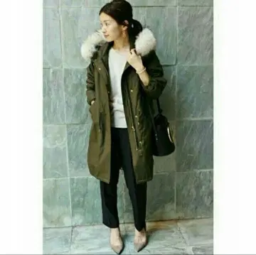 슬로브 이에나 퍼 부착 모즈 코트