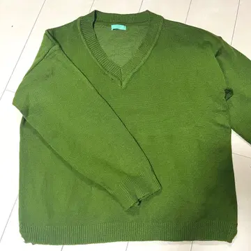V넥 스웨터 그린