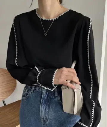 블랙 긴팔 셔츠 화이트 테두리