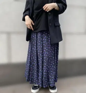 새상품급 SHINZONE 퍼플 플라워 스커트 34