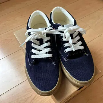 Vans 네이비 코듀로이 스니커즈