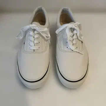 화이트 캔버스 로우컷 스니커즈 27 (L) 미사용
